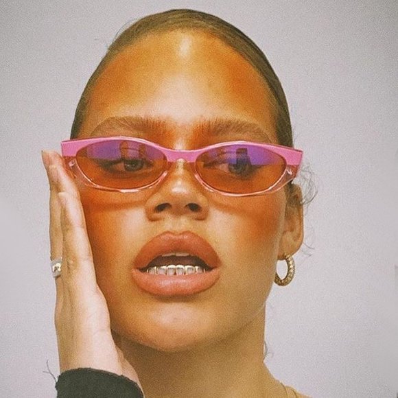 EUC Adam Selman x Le Specs The Crush pink mirror splice lens sunglasses - Picture 4 of 12